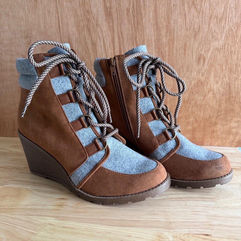 Faux Suede Wedge Ankle Boots Size 8.5 brown gray gorpcore hiker boho outdoor